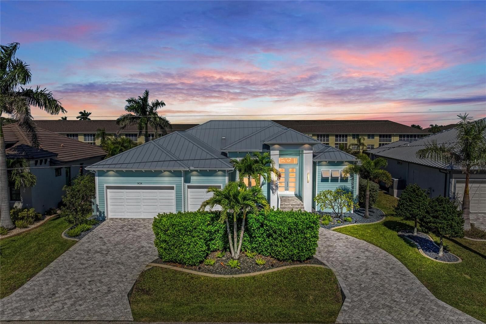 Property Photo:  1434 Casey Key Drive  FL 33950 