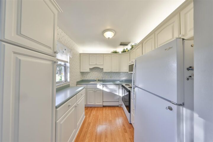 Property Photo: 2202 Clubhouse Drive 180 FL 33573