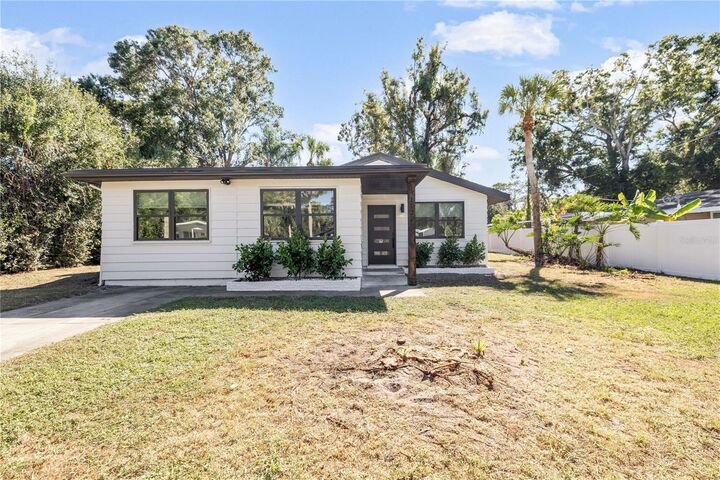 Property Photo:  1122 40th Street  FL 34234