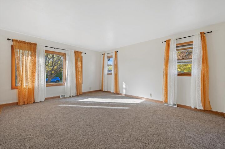 Property Photo:  5224 W Luebbe Ln  WI 53223 