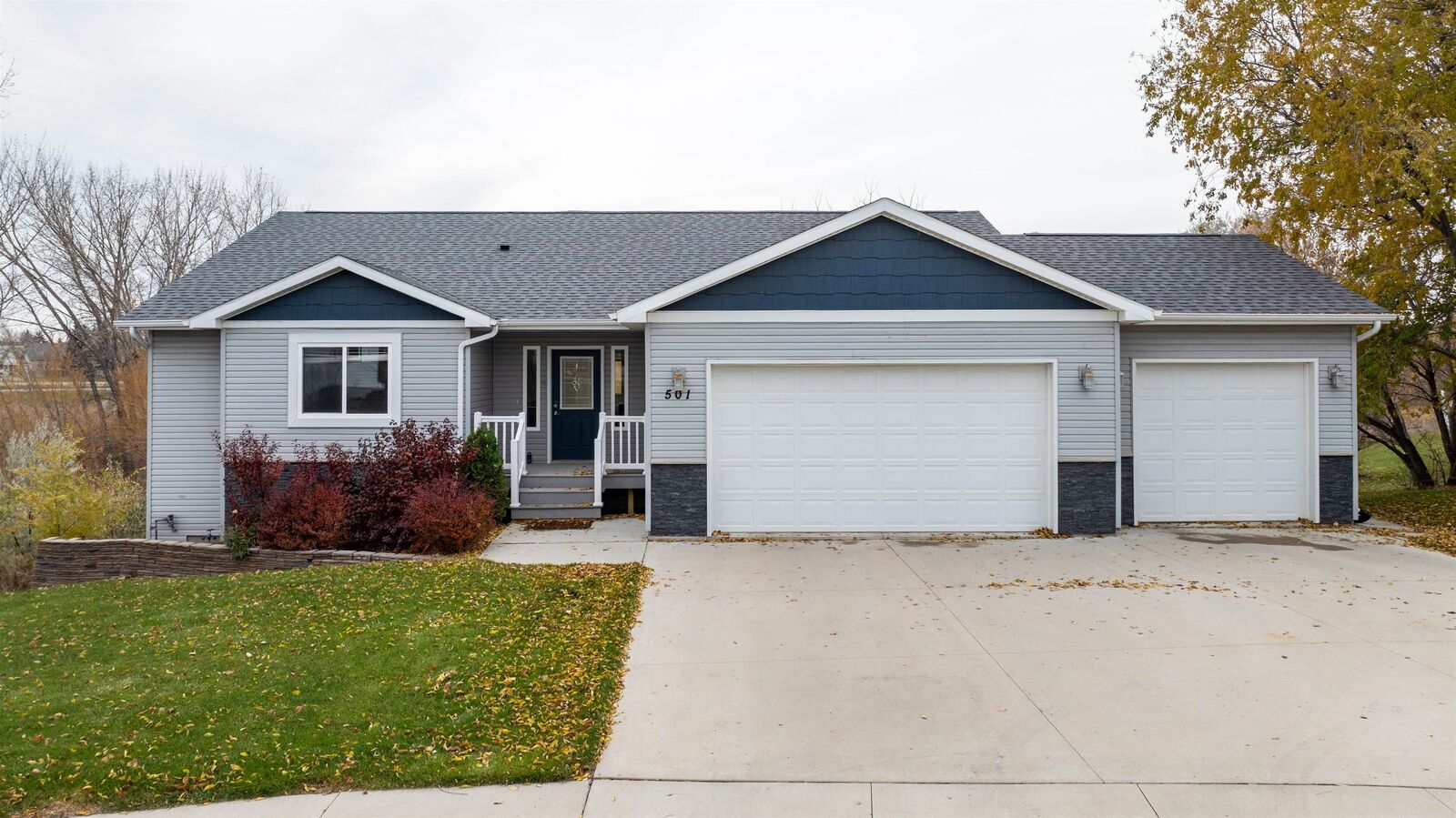 Property Photo: 501 27th St NW ND 58703