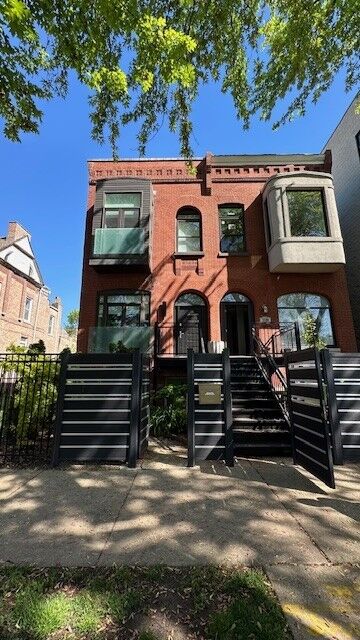 2142 W Monroe Street 1  Chicago IL 60612 photo