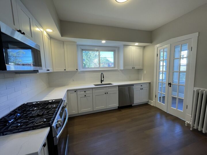 Property Photo: 4130 W Newport Avenue IL 60641