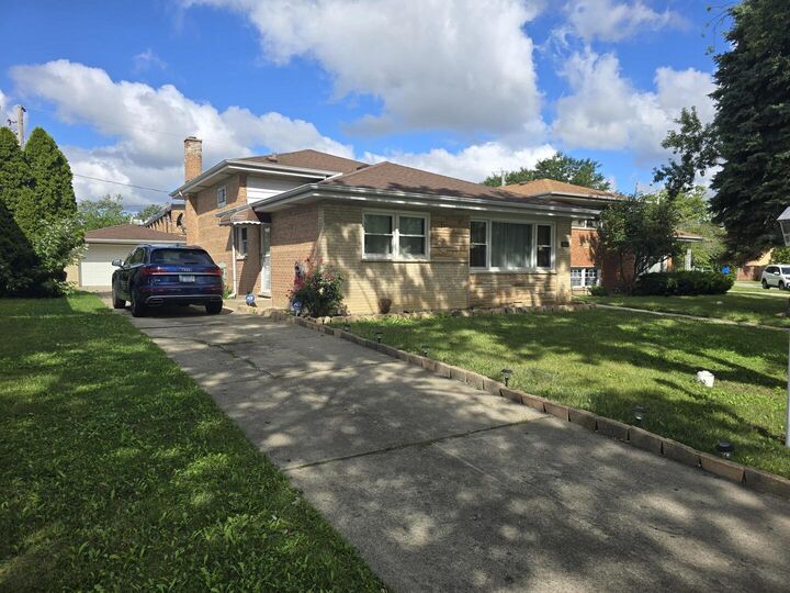 Property Photo: 8936 Ozark Avenue IL 60053