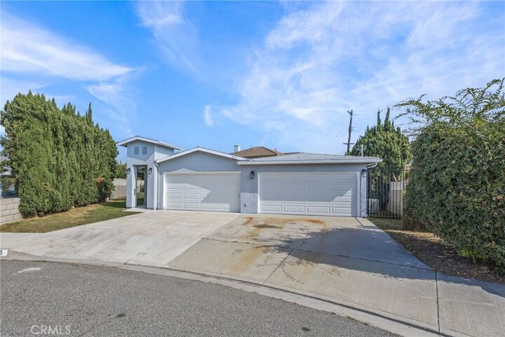 Property Photo: 9175 Sabre Lane CA 92683