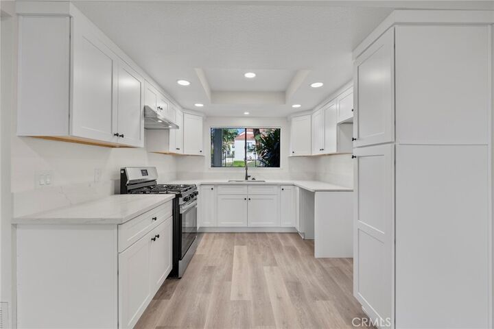 Property Photo:  711 W 1st  CA 92701 