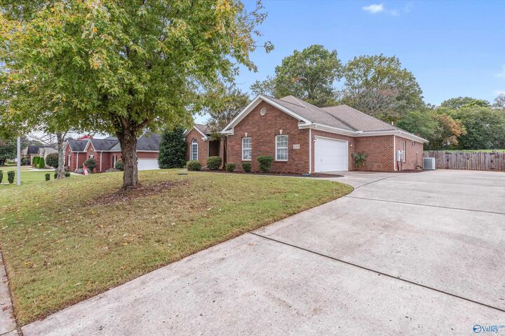 Property Photo: 228 Wainscott Drive AL 35757