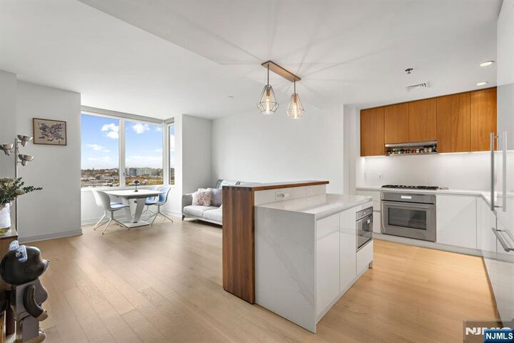 1000 Maxwell Lane 11I  Hoboken NJ 07030 photo