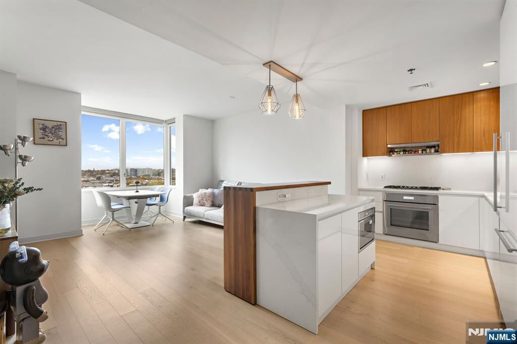 Property Photo: 1000 Maxwell Lane 11I NJ 07030