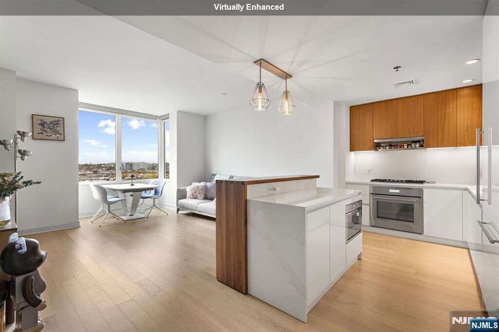 Property Photo:  1000 Maxwell Lane 11I  NJ 07030 