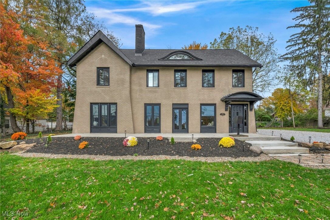 Property Photo: 1555 W Market Street OH 44313