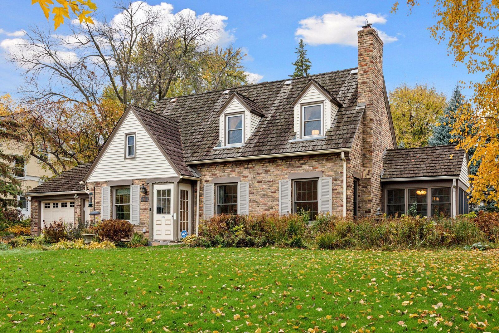 Property Photo:  1023 Nebraska Avenue W  MN 55117 