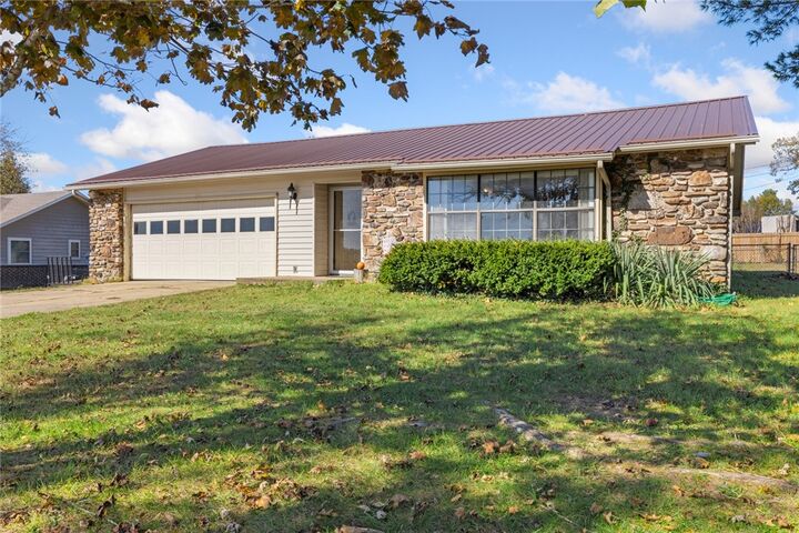 Property Photo: 709 Gipson Road AR 72601