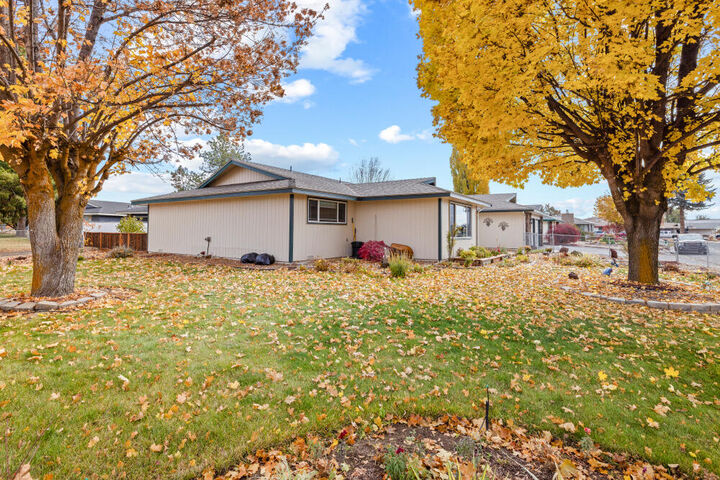 Property Photo: 5147 Gatewood Drive OR 97603