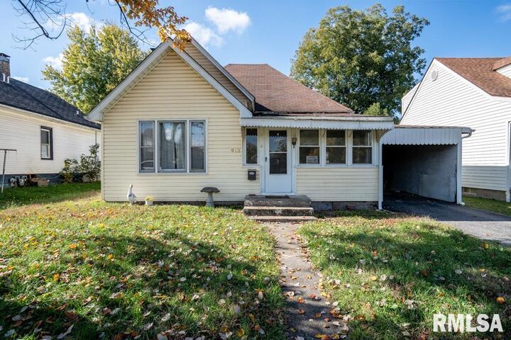 913 S 12th Street  Herrin IL 62948 photo