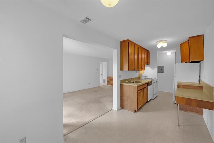 Property Photo:  42 Shrewsbury Green Drive I  MA 01545 