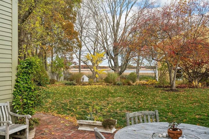 Property Photo:  288 Merrimac St  MA 01950 