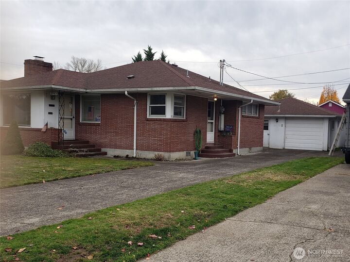 Property Photo: 2763 Maryland Street WA 98632