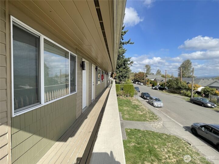 Property Photo:  1422  Chestnut Street  WA 98201 