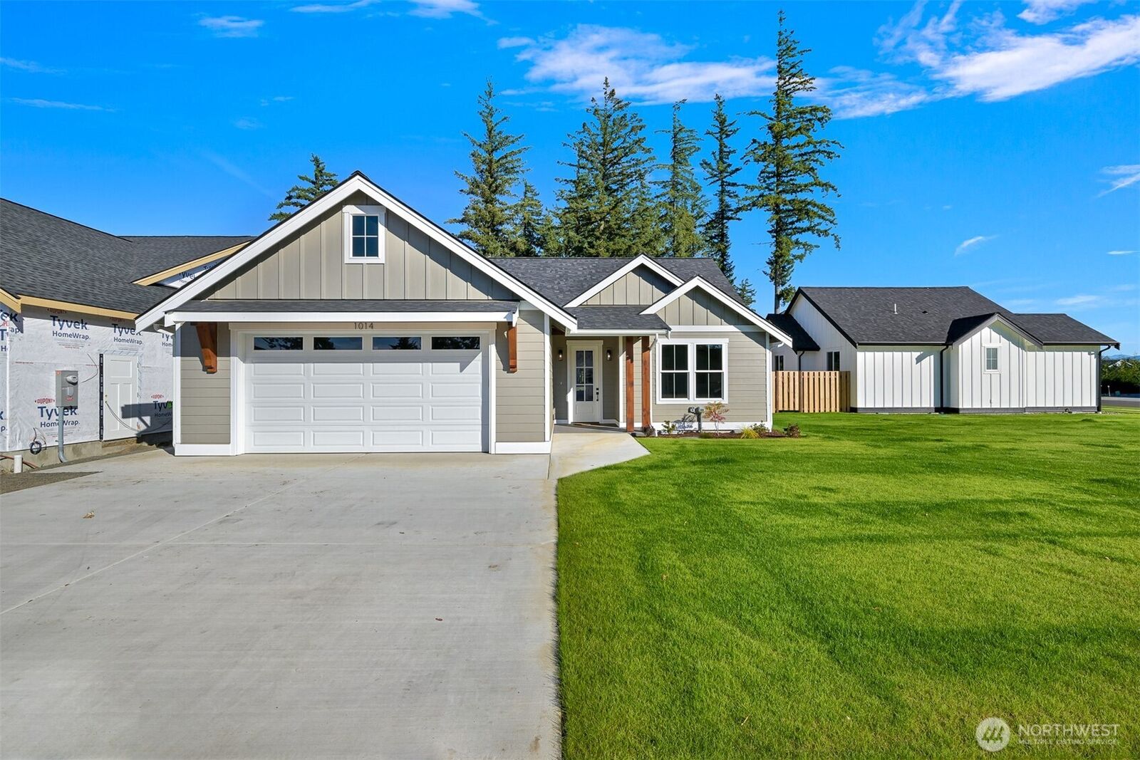 Property Photo:  1014  Night Hawk Way  WA 98247