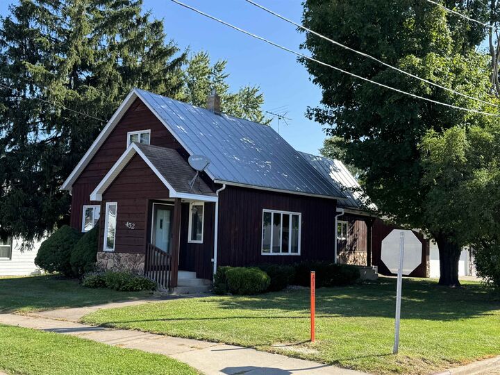 Property Photo: 452 Mill Street WI 54949-9260