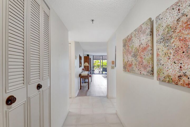 Property Photo: 7770 Tahiti Lane 306 FL 33467