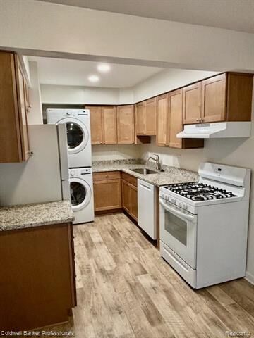 Property Photo: 41203 S Woodbury Green Drive MI 48111