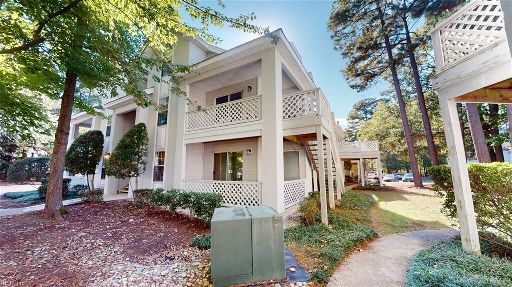 Property Photo:  725 Inlet Quay C  VA 23320 