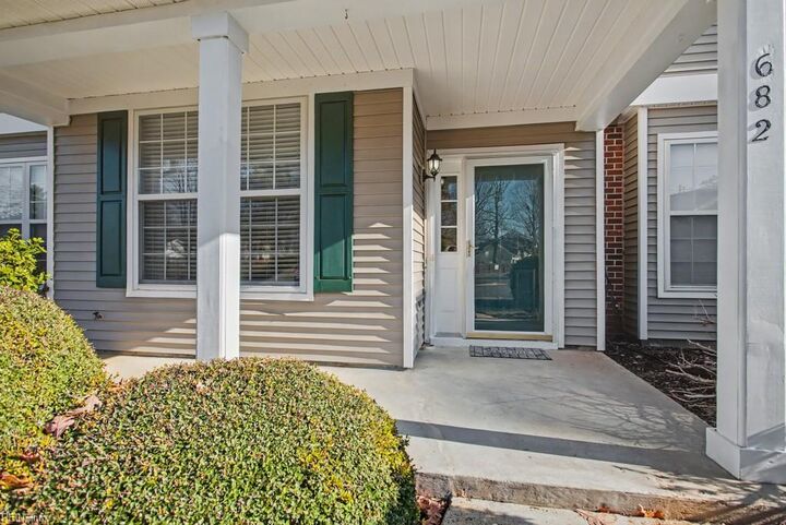 Property Photo: 682 Windbrook Cir VA 23602