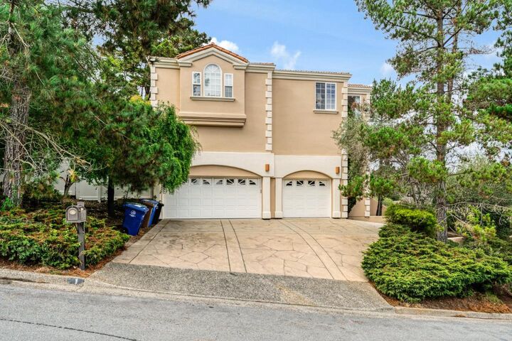 Property Photo:  1 Overlook Place  CA 93940