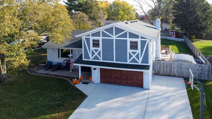 213 Evergreen Lane  Deforest WI 53532 photo