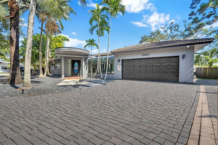 Property Photo: 1030 SW 14th Ter FL 33312