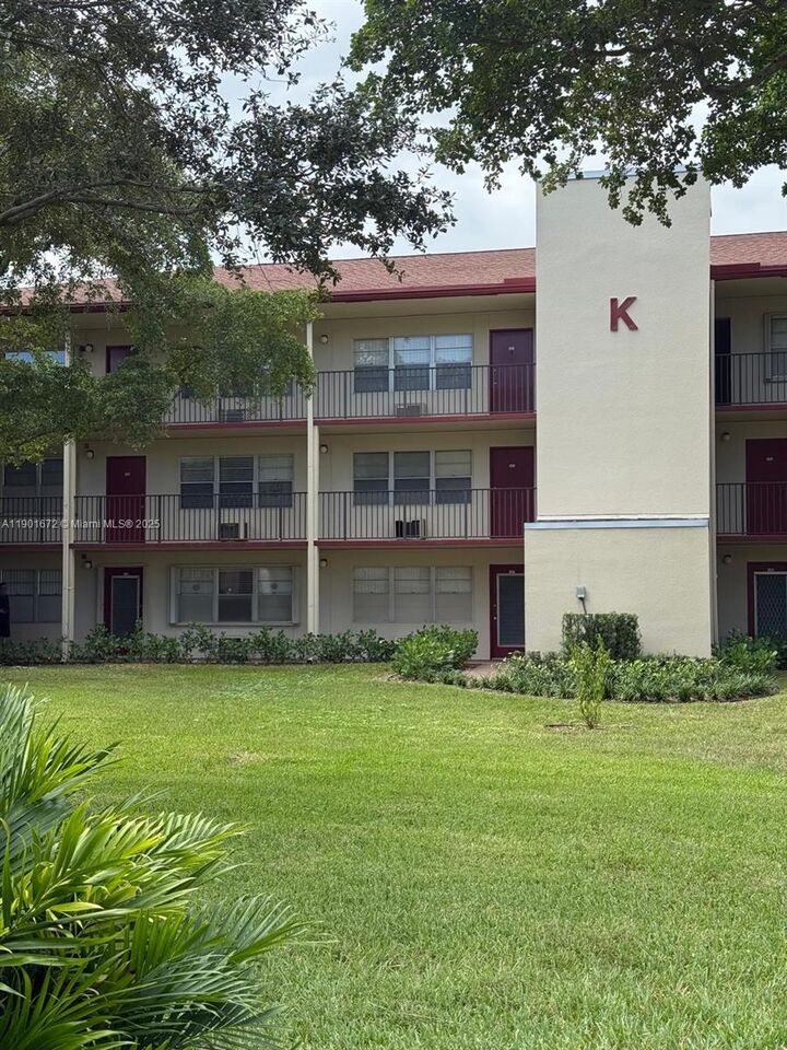 100 SW 132nd Way 205K  Pembroke Pines FL 33027 photo