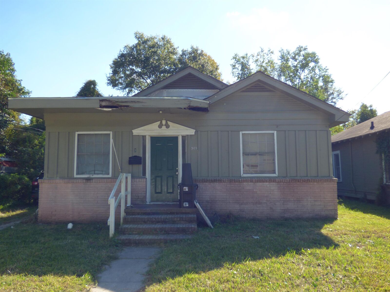 Property Photo: 505 W Cypress TX 77630