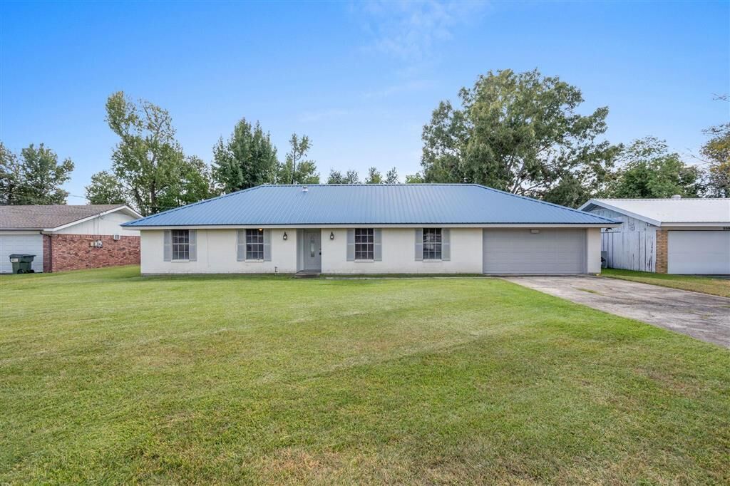 Property Photo:  2618 Roxton Street  LA 70663 