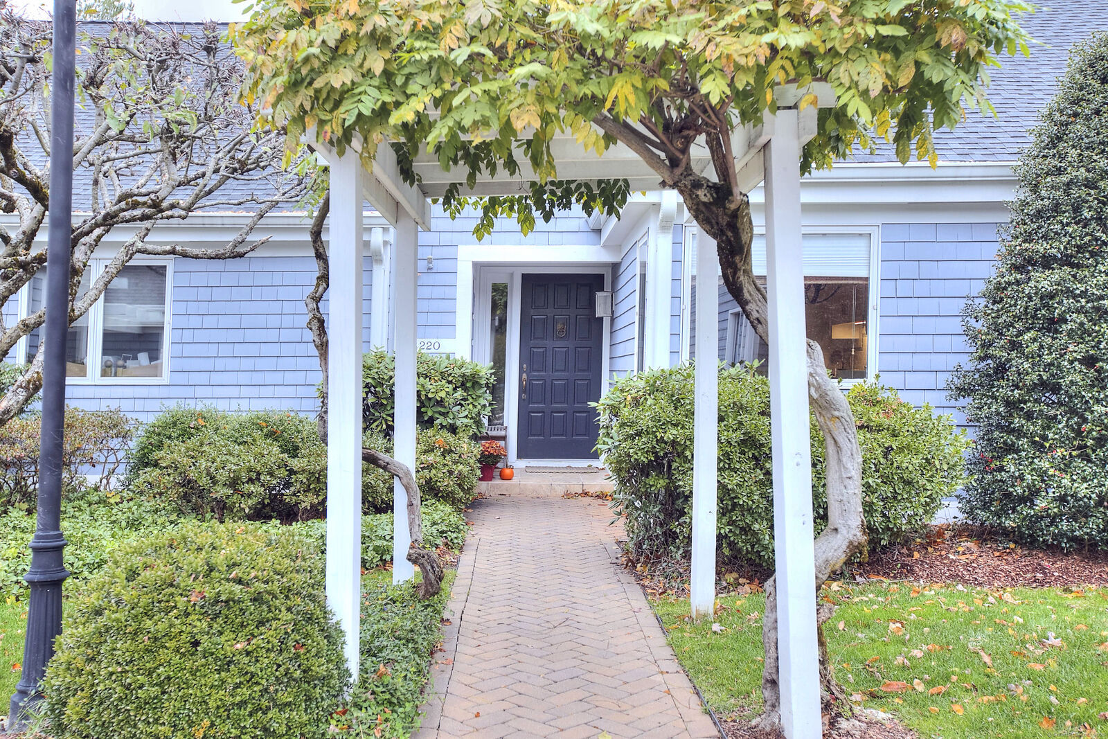 Property Photo:  220 Lansdowne 220  CT 06880 