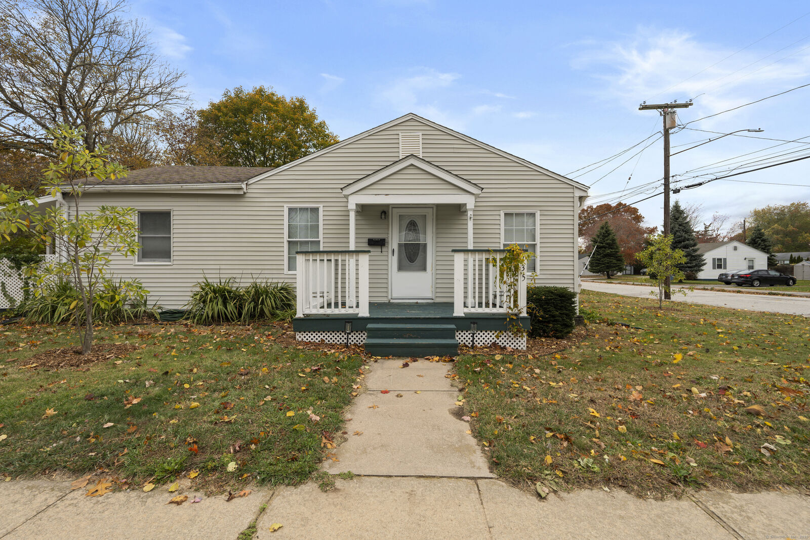 Property Photo:  135 Midway Oval  CT 06340 