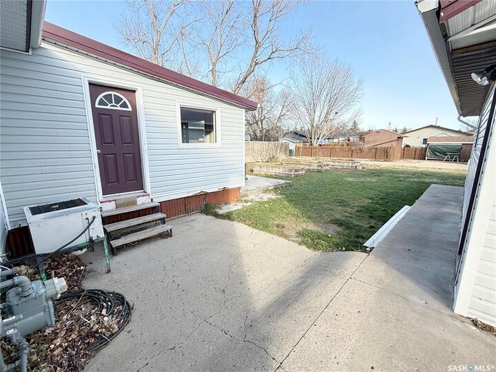 Property Photo:  216 Onstad Crescent  SK S4H 2T2 