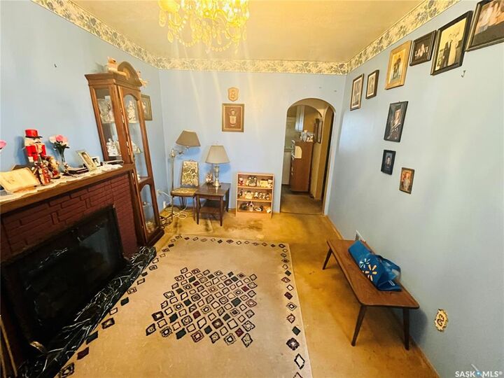 Property Photo:  1418 Robinson Street  SK S4T 2N6 