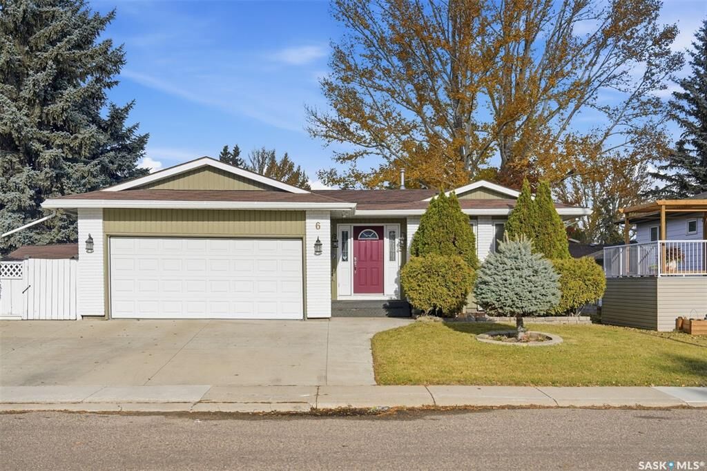 Property Photo: 6 Roborecki Terrace SK S7K 5L3