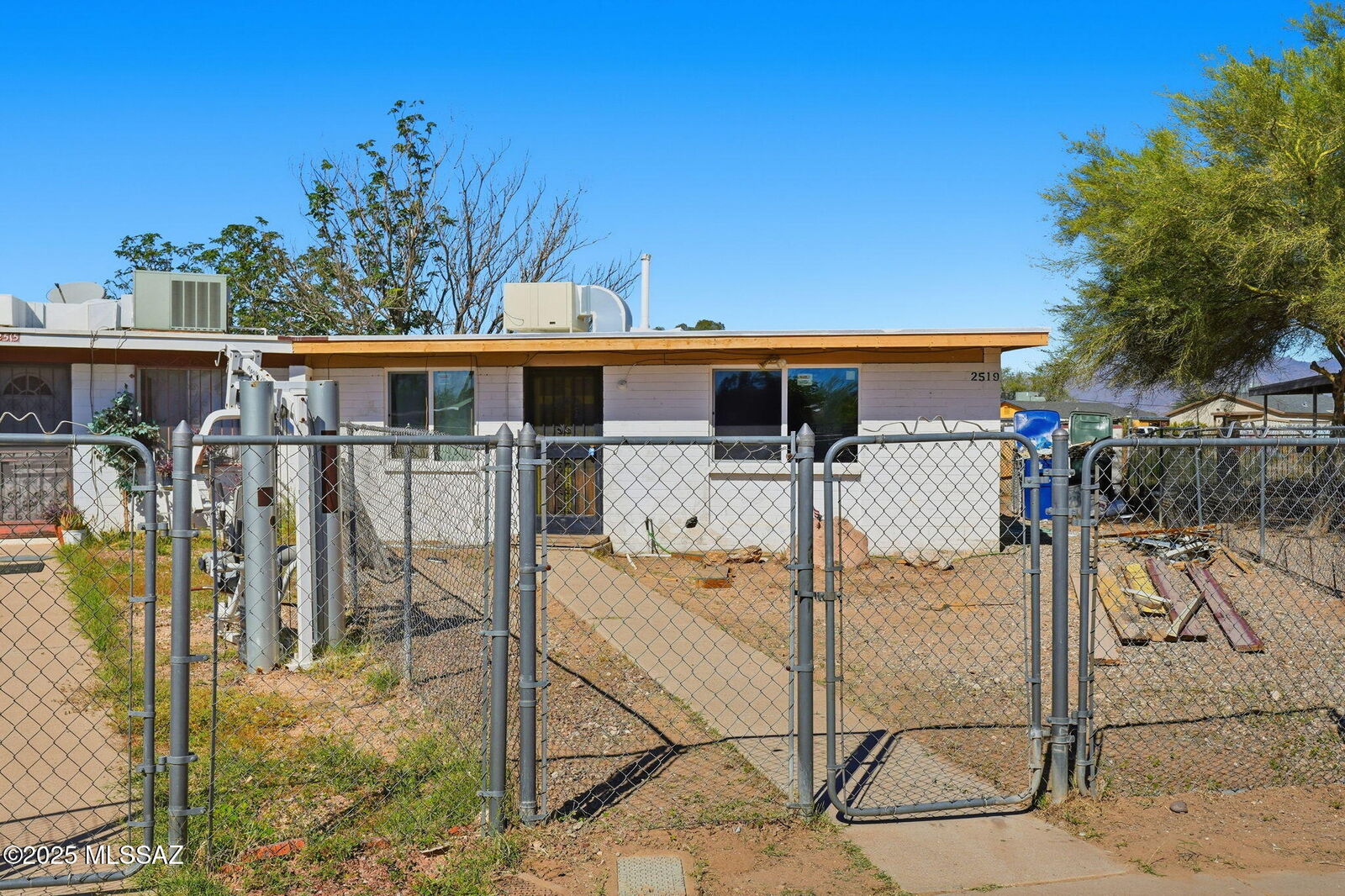 Property Photo: 2519 Parkside Drive AZ 85713