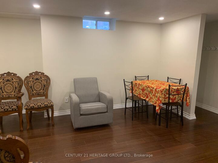 Photo de la propriété:  964 Ferndale Crescent Basement  ON L3Y 6B7 