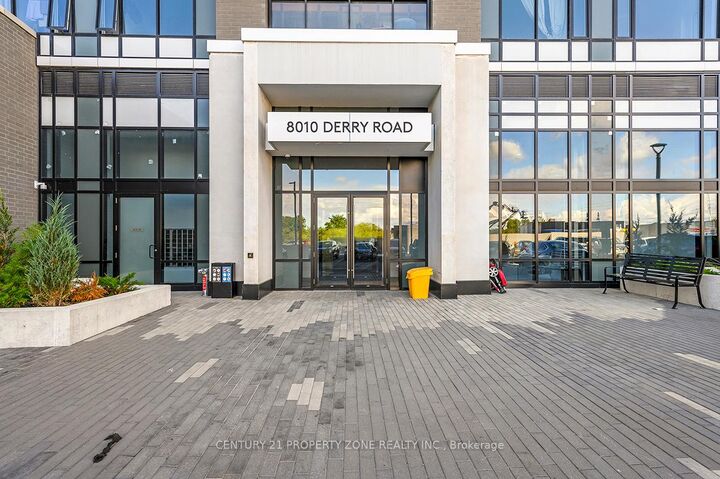 Property Photo: 8010 Derry Road W Th 105 ON L9T 2X5