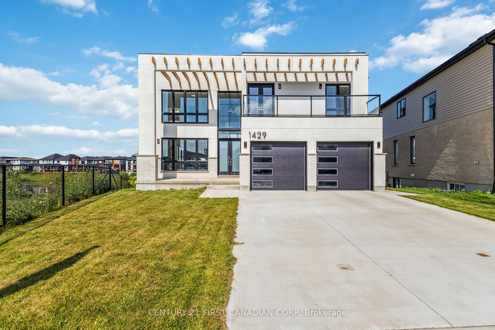 Photo de la propriété:  1429 Medway Park Drive  ON N6G 0Z6