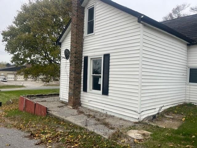 Property Photo: 1415 County 4 Road ON K0L 3A0