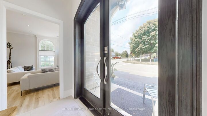 Property Photo:  42 Somerville Street  ON L4A 1G6 