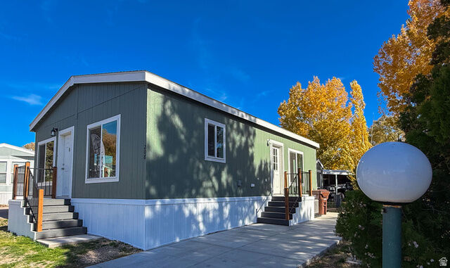 Property Photo: 208 Darlington Way UT 84041