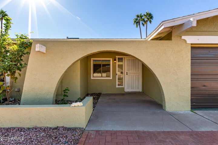 Property Photo: 3829 W Anderson Drive AZ 85308