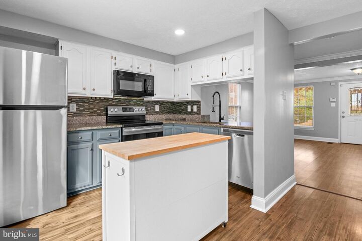 Property Photo: 1426 Sedum Square MD 21017