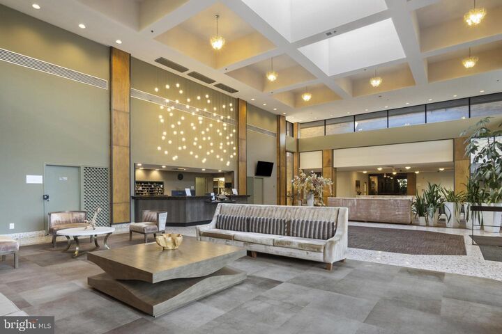 Property Photo: 3709 S George Mason Drive 613 E VA 22041